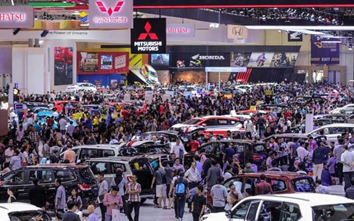 Tips Membeli Mobil di Pameran Otomotif