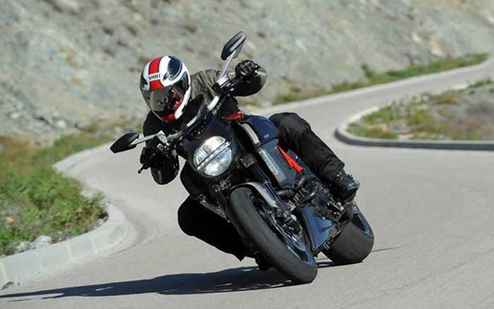Alasan Ukuran Ban Depan dan Belakang pada Motor Berbeda