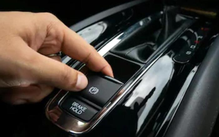 Perbedaan Rem Parkir Elektrik dan Rem Parkir Konvensional